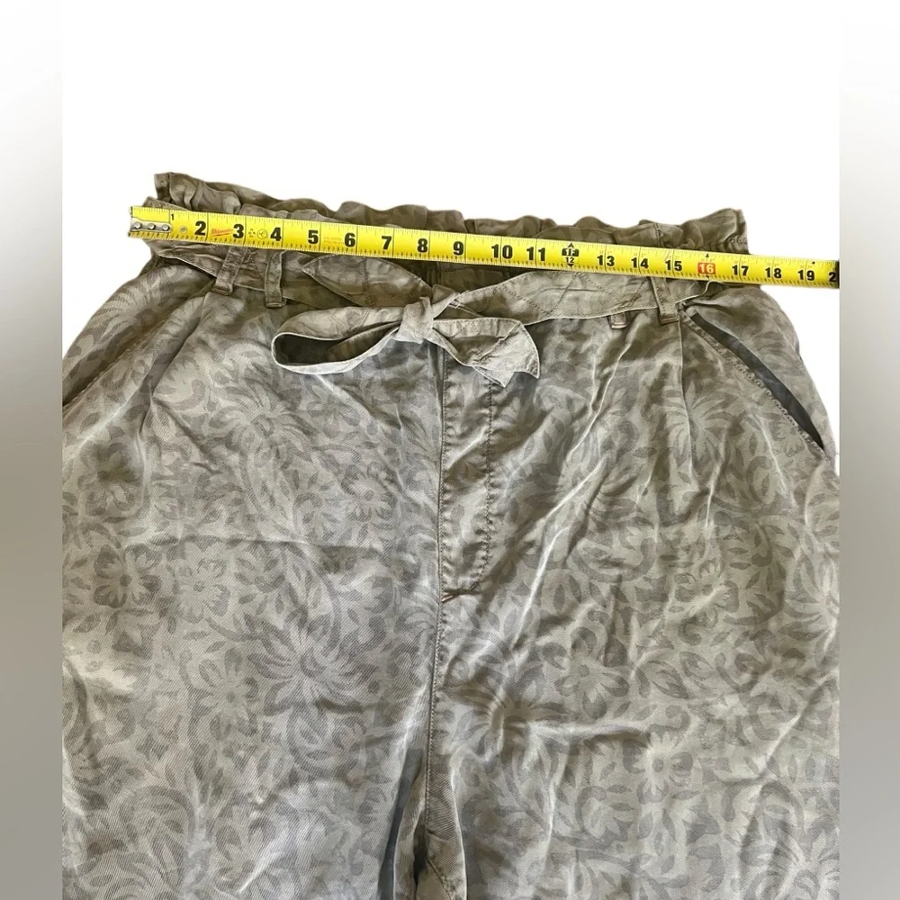 Anthropolgie Pilcro Paperbag Waist Drapey Green Trousers Size XL‎ NWT